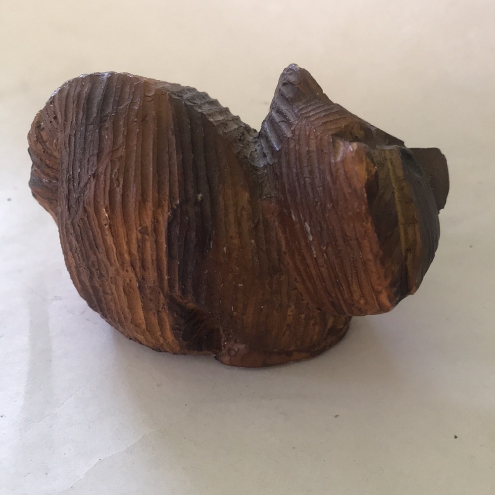 Hand Carved Racoon - Picture 3 of 7